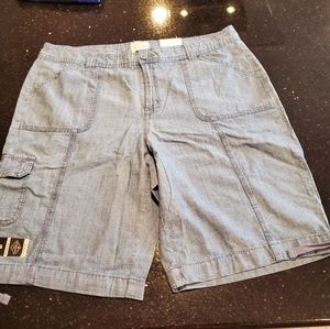 Size 16 Bermuda Shorts- 11"